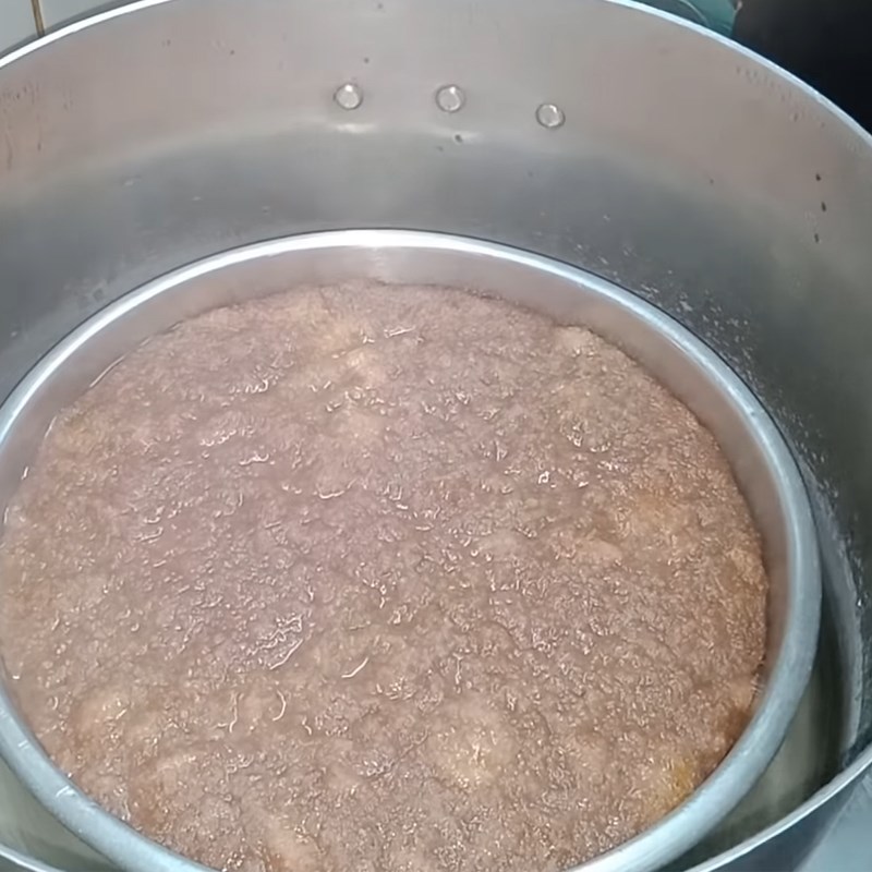 Bước 4 Đổ khuôn và hấp bánh Bánh chuối gạo lứt hấp