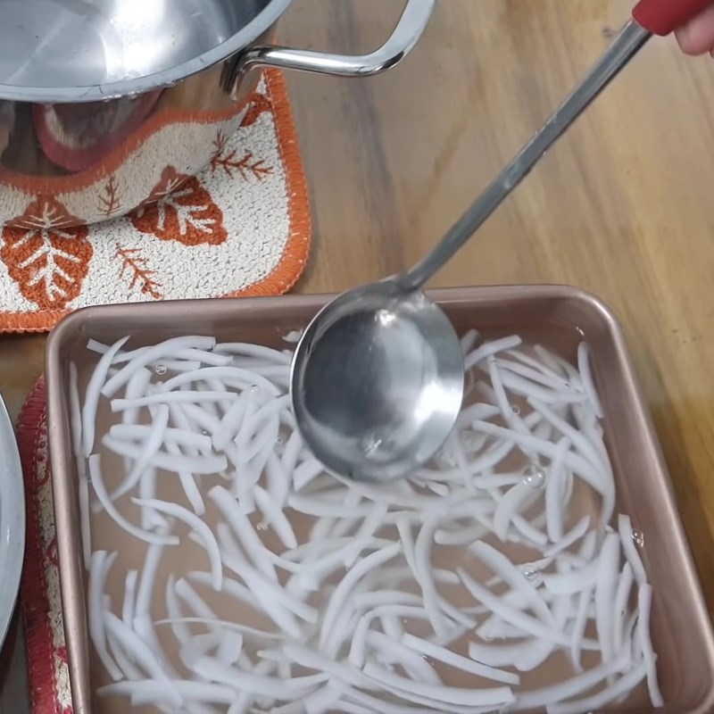 Bước 4 Đổ khuôn và làm đông rau câu Rau câu dừa sợi