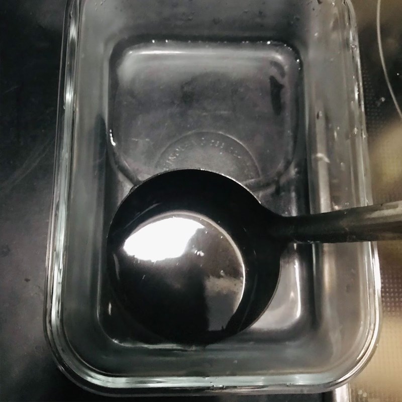 Bước 3 Đổ rau câu ra khuôn Rau câu nước cốt dừa