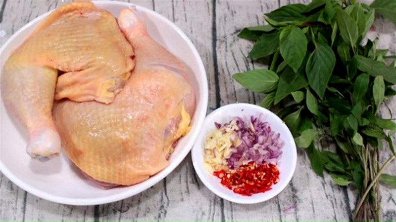 Nguyên liệu món ăn gà kho lá quế