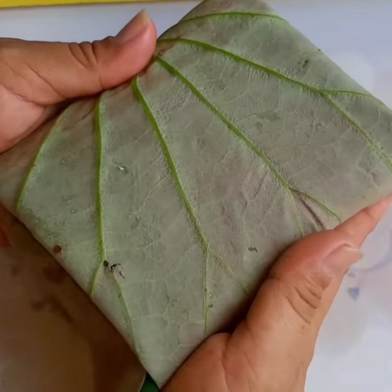 Bước 3 Gói chả Chả cua chay