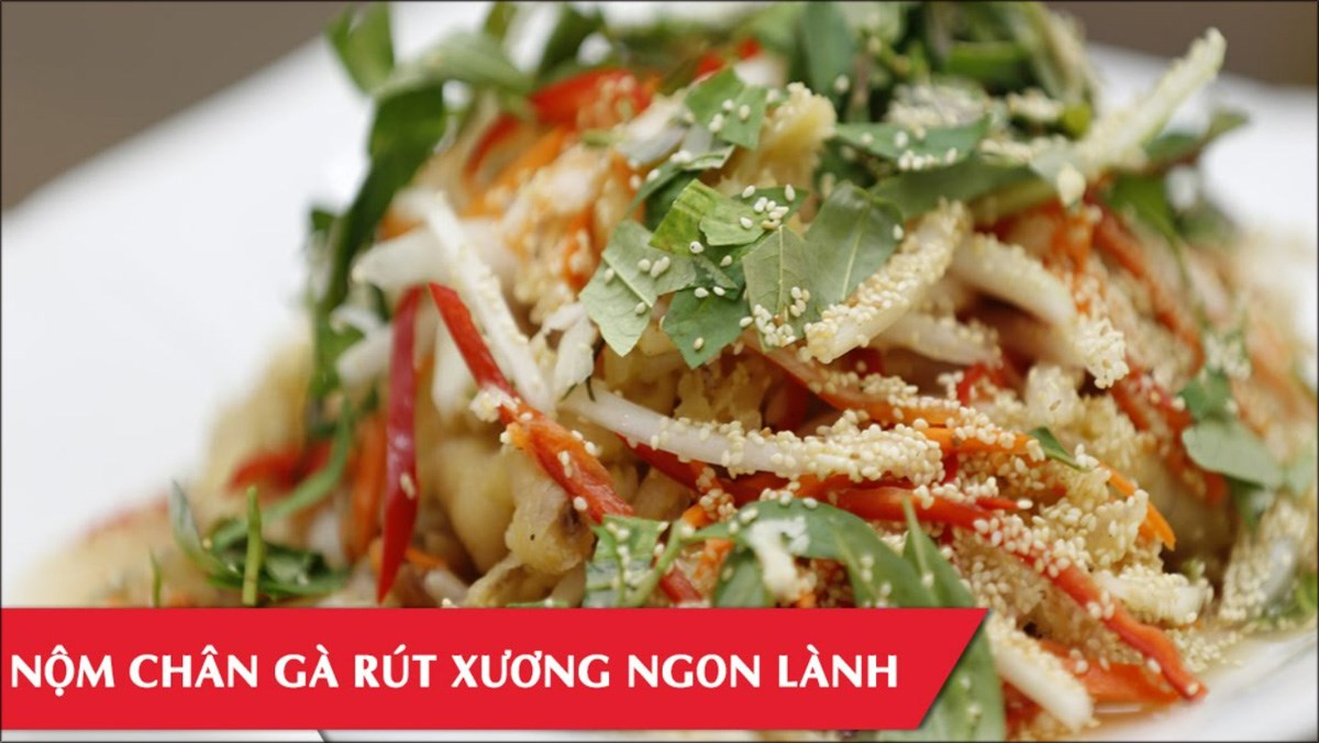 Gỏi chân gà rút xương cà rốt hành tây