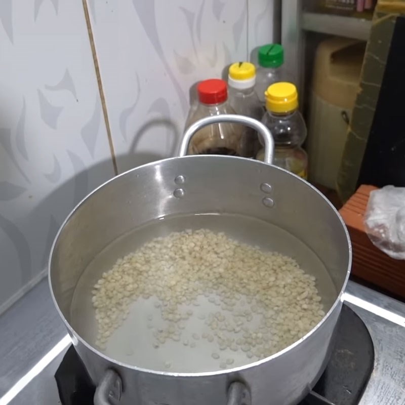 Bước 2 Hầm bo bo và bạch quả Chè mủ trôm bạch quả