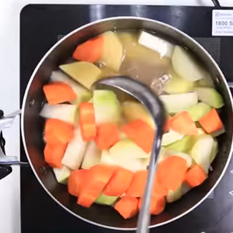 Bước 3 Hầm nguyên liệu Gân bò hầm khoai tây cà rốt