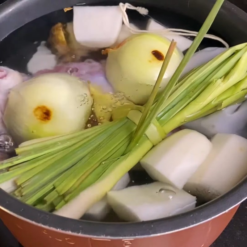 Bước 3 Hầm nước dùng bò Lẩu bò thập cẩm