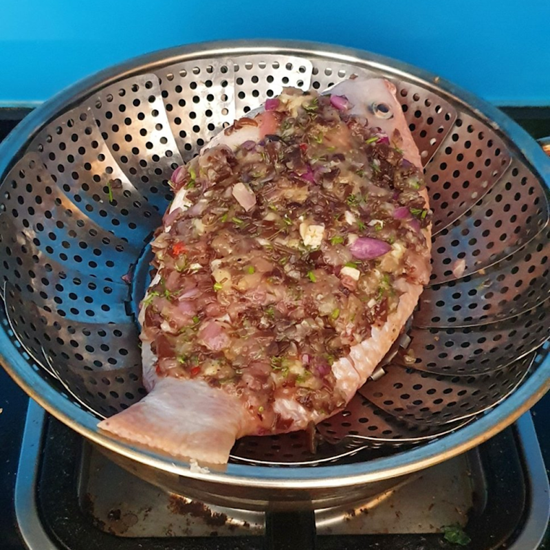 Bước 3 Hấp cá Cá điêu hồng hấp cuốn bánh tráng