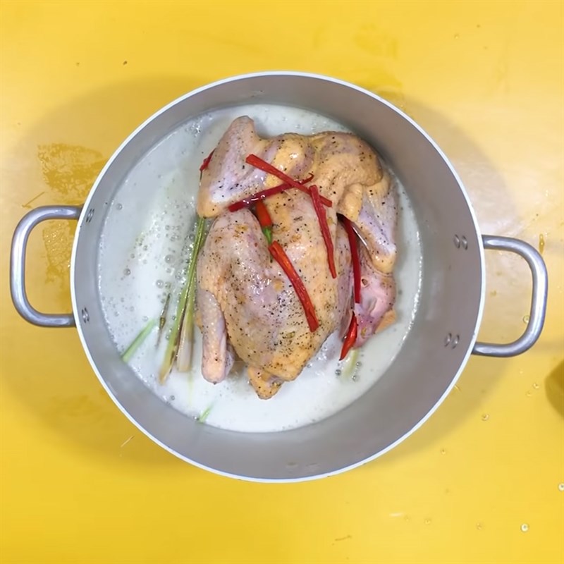 Bước 4 Hấp gà Gà hấp bia