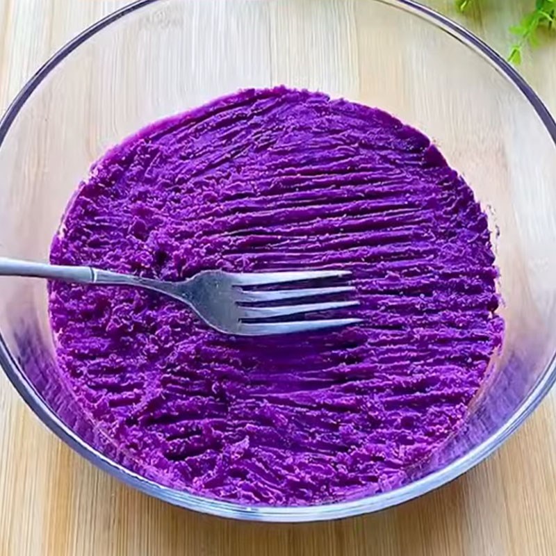 Bước 1 Hấp và nghiền khoai môn Pudding khoai môn từ khoai môn tươi