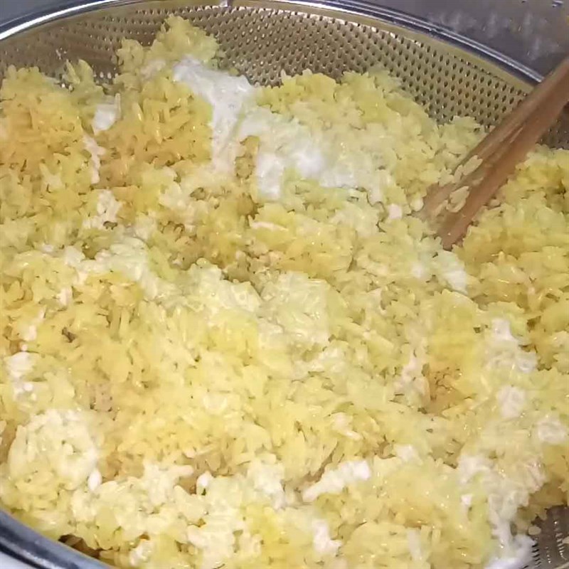 Bước 2 Hấp xôi Xôi gà chiên nước mắm
