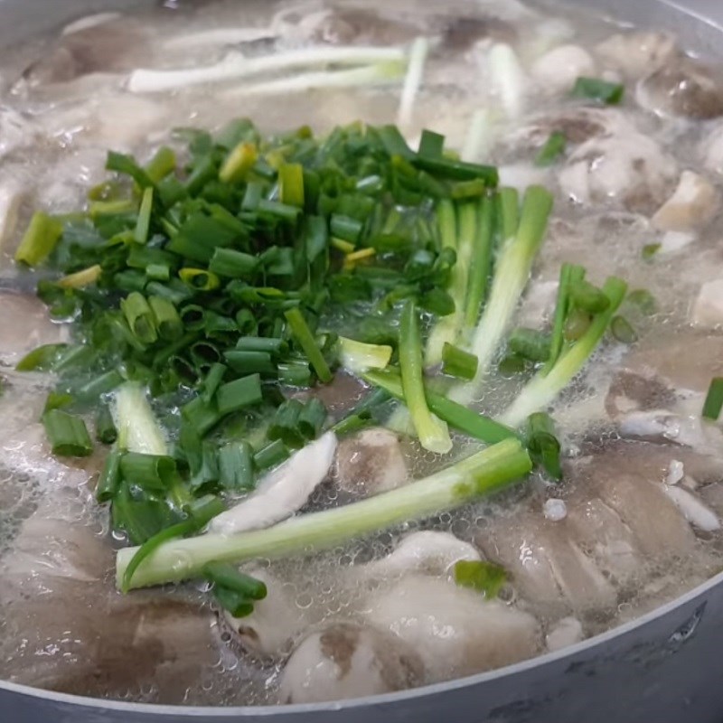 Bước 5 Hoàn thành Cháo ếch đậu xanh nấm rơm