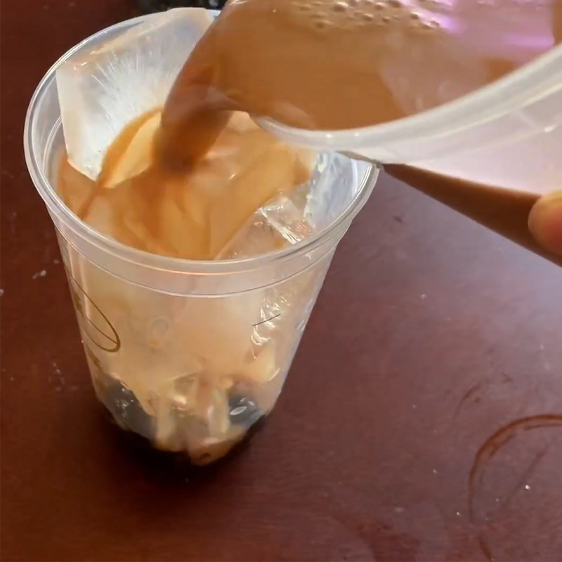 Bước 5 Hoàn thành Trà sữa kem phô mai tiramisu