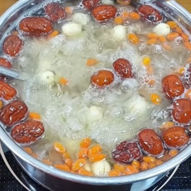 Bước 4 Hoàn thành Chè hạt sen nấm tuyết
