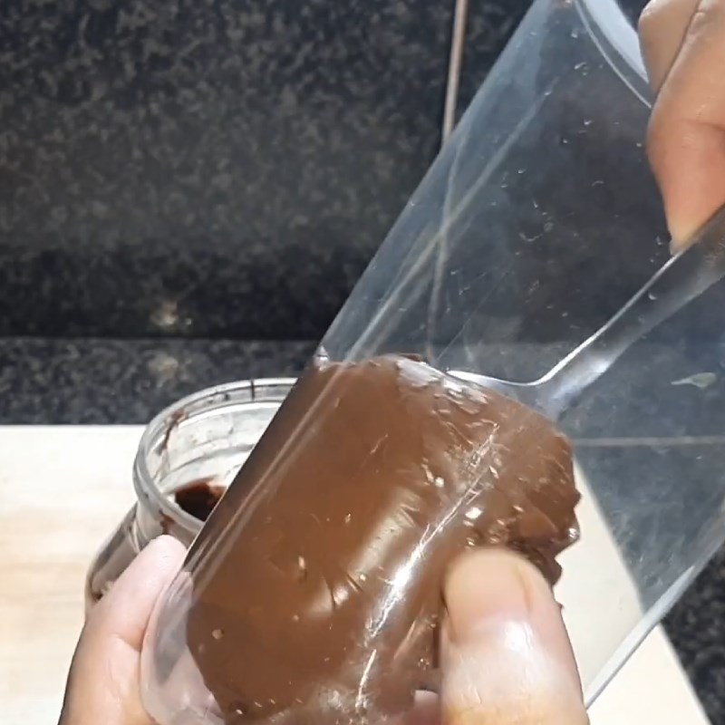 Bước 3 Hoàn thành Trà sữa socola nutella