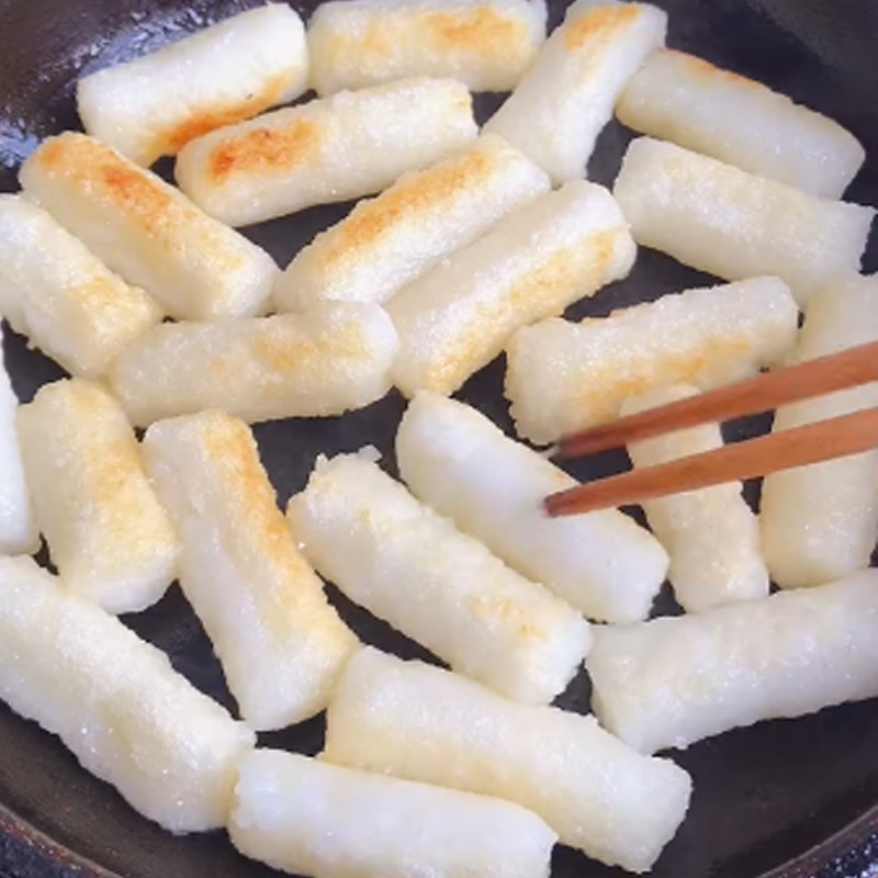 Bước 4 Hoàn thành Bánh gạo tokbokki bằng cơm nguội