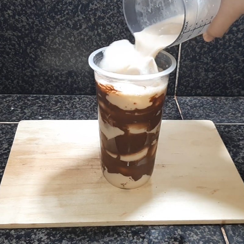 Bước 3 Hoàn thành Trà sữa socola nutella