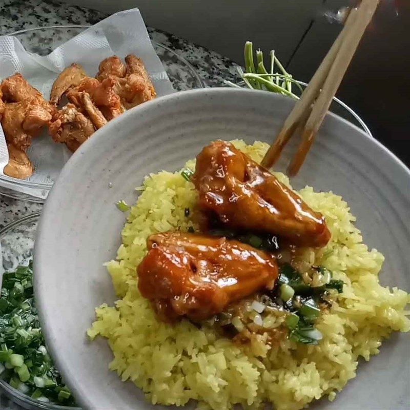 Bước 5 Hoàn thành Xôi gà chiên nước mắm