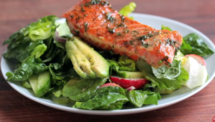 Bước 4 Thành phẩm Salad bơ cá hồi