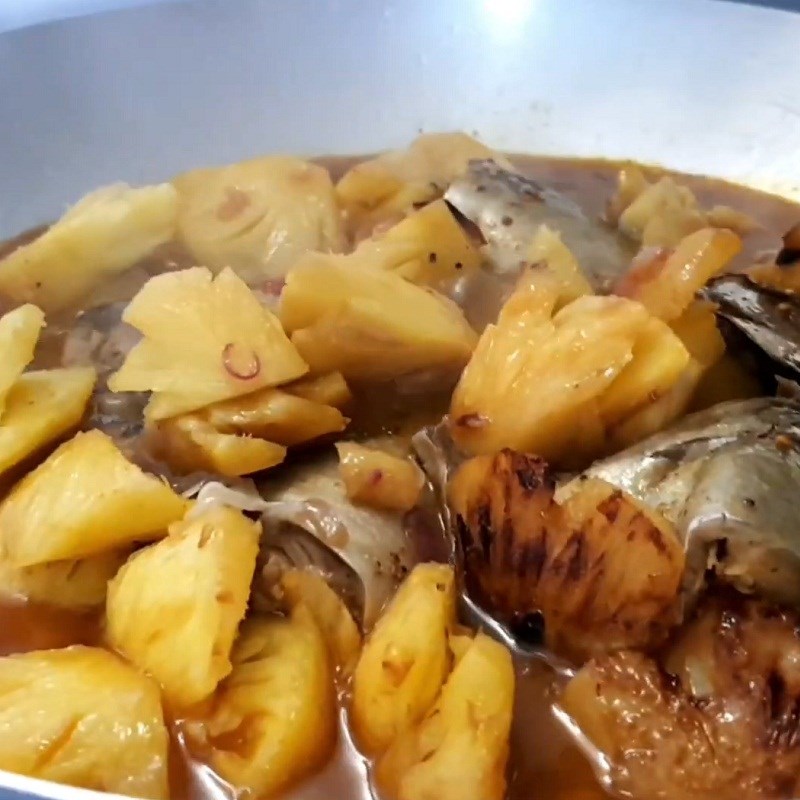 Bước 4 Kho cá Cá thu Nhật kho thơm (dứa)
