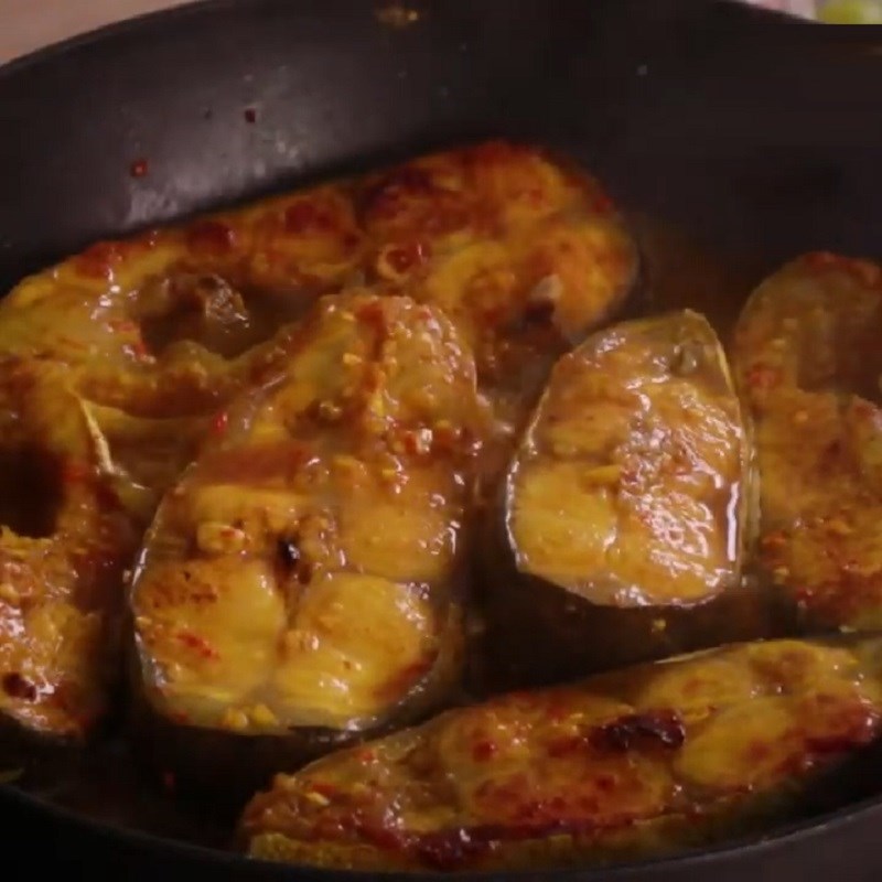 Bước 3 Kho cá Cá basa kho nghệ