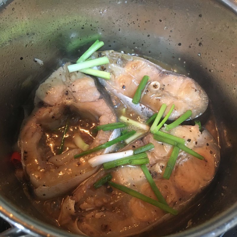 Bước 2 Kho cá Cá basa kho tiêu