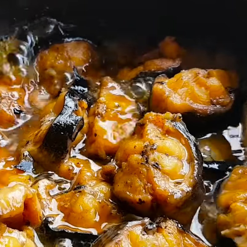 Bước 3 Kho cá Cá trê kho tiêu