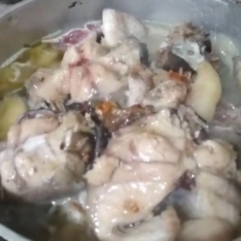 Bước 4 Kho cá Cá trê kho dưa chua