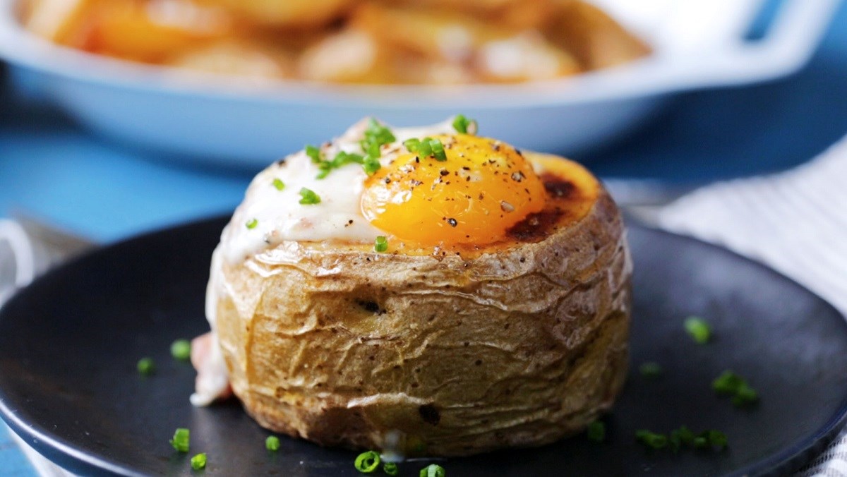 Khoai tây nướng thịt xông khói