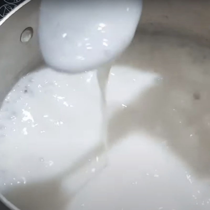 Bước 7 Làm nước cốt dừa Chè khoai mì trân châu nước cốt dừa