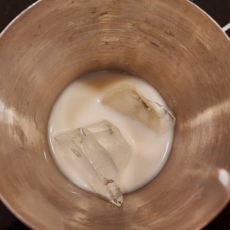 Bước 3 Lắc hỗn hợp sữa Trà sữa matcha