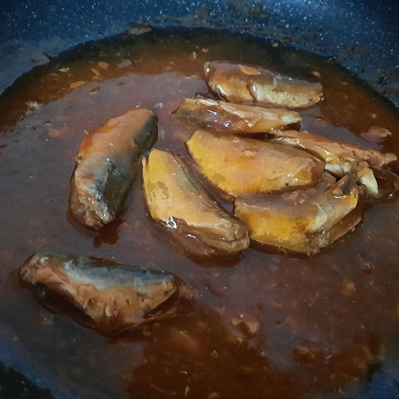 Bước 3 Làm bún cá mòi hộp Bún cá mòi hộp chả cá