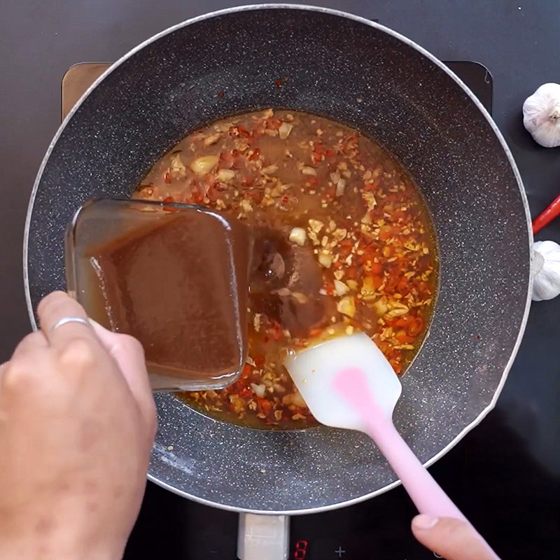 Bước 3 Làm ghẹ rim me Ghẹ sữa rang me