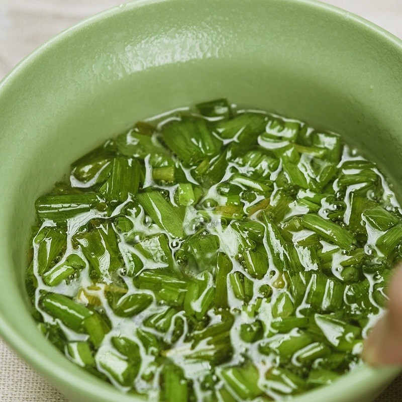 Bước 3 Làm mỡ hành Cá saba nướng mỡ hành