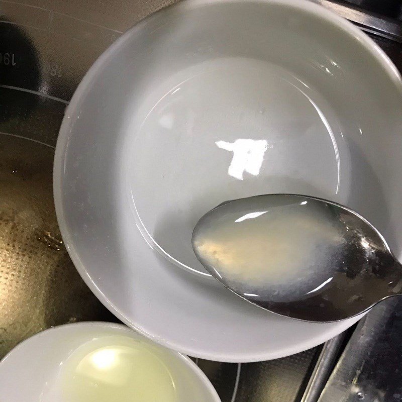 Bước 5 Làm nước chấm Gỏi cuốn tôm thịt