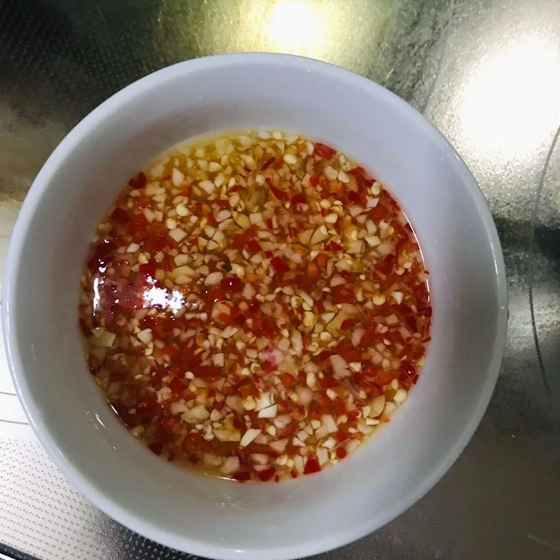 Bước 5 Làm nước chấm Gỏi cuốn tôm thịt