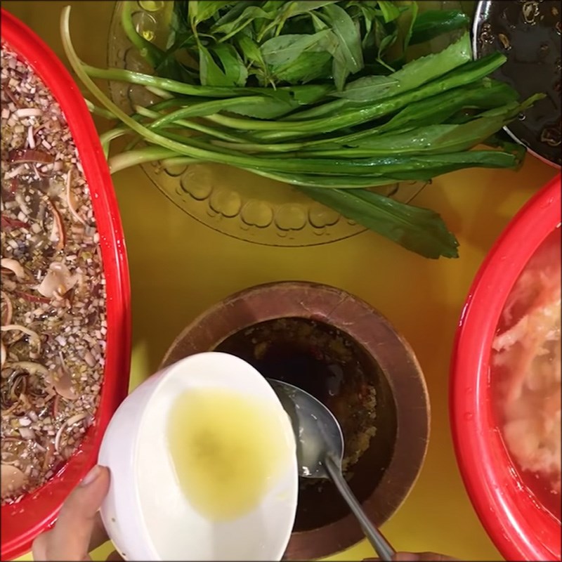 Bước 3 Làm nước gỏi Gỏi chân gà rút xương hoa chuối