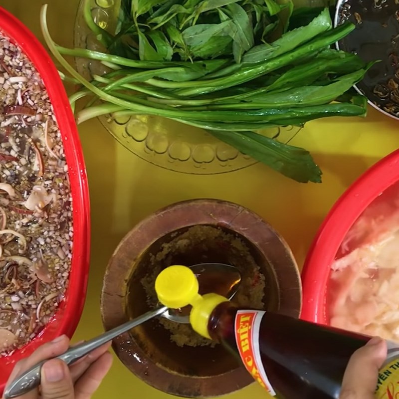 Bước 3 Làm nước gỏi Gỏi chân gà rút xương hoa chuối