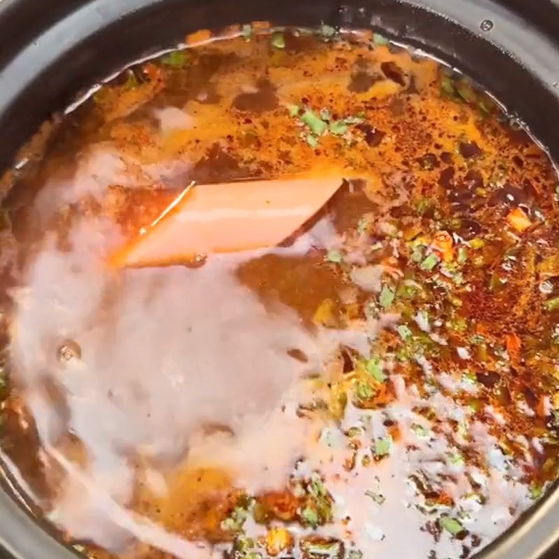 Bước 3 Làm nước sốt Tokbokki bằng cơm nguội (Công thức được chia sẻ từ TikTok Cách Nấu Ngon cùng Cách Nấu Ngon)