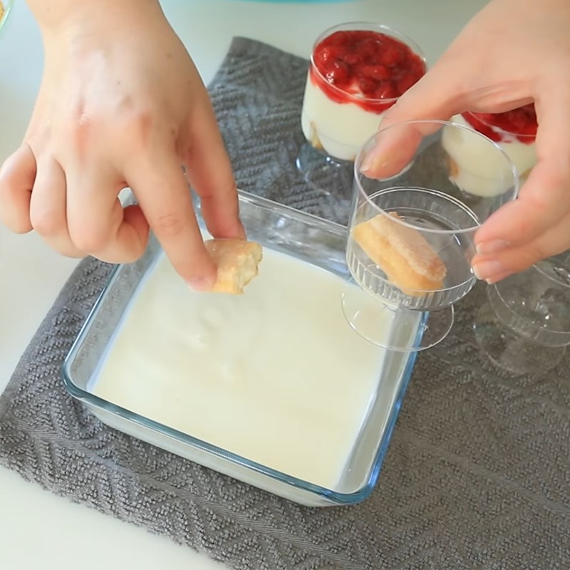Bước 4 Làm pudding dâu vanilla Bánh pudding dâu vanilla