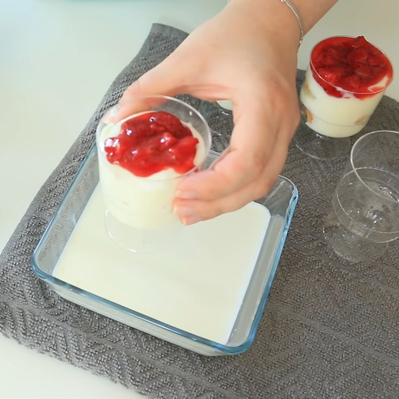 Bước 4 Làm pudding dâu vanilla Bánh pudding dâu vanilla