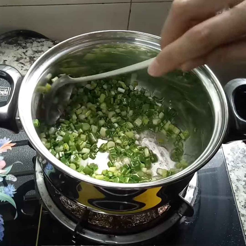Bước 4 Làm sốt Xôi gà chiên nước mắm