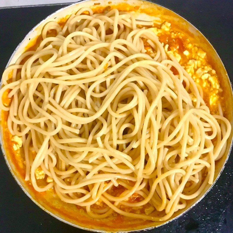 Bước 3 Làm sốt cà chua Mì Ý chay