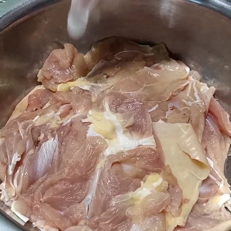 Bước 2 Làm sốt và ướp gà Cơm tấm gà nướng