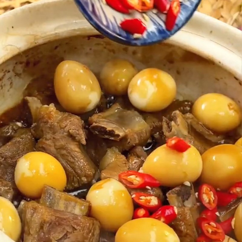 Bước 3 Làm sườn kho trứng cút Sườn kho trứng cút (Công thức được chia sẻ từ TikTok Cách Nấu Ngon cùng Cách Nấu Ngon)