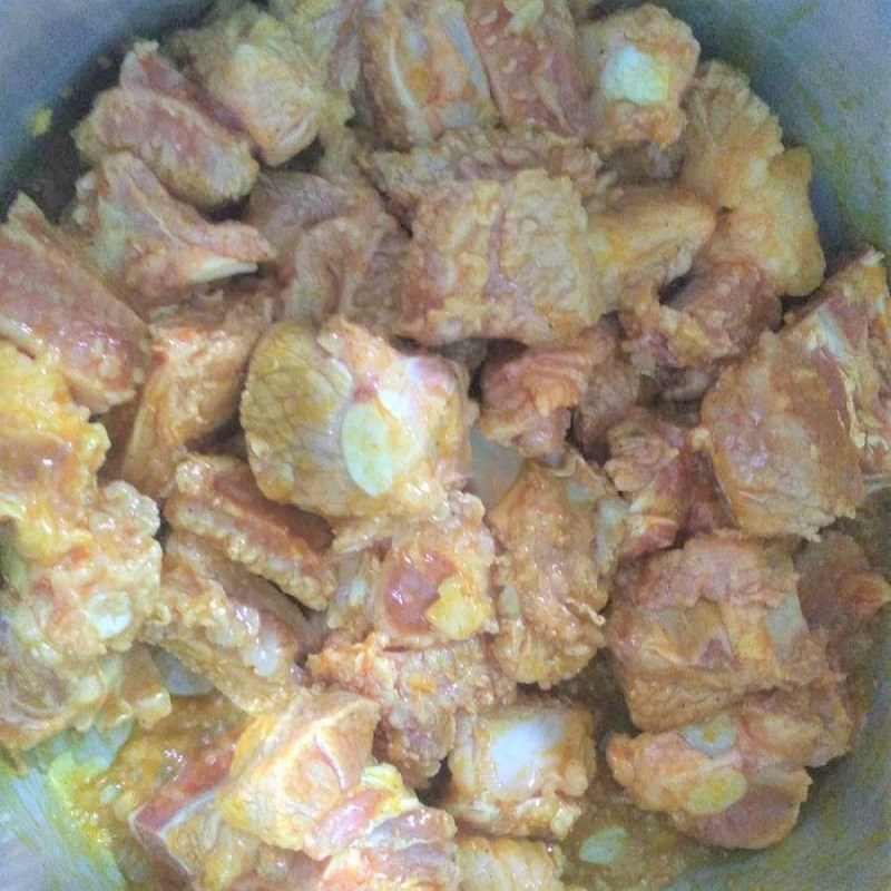 Bước 3 Làm sườn nấu đậu Sườn heo nấu đậu Hà Lan