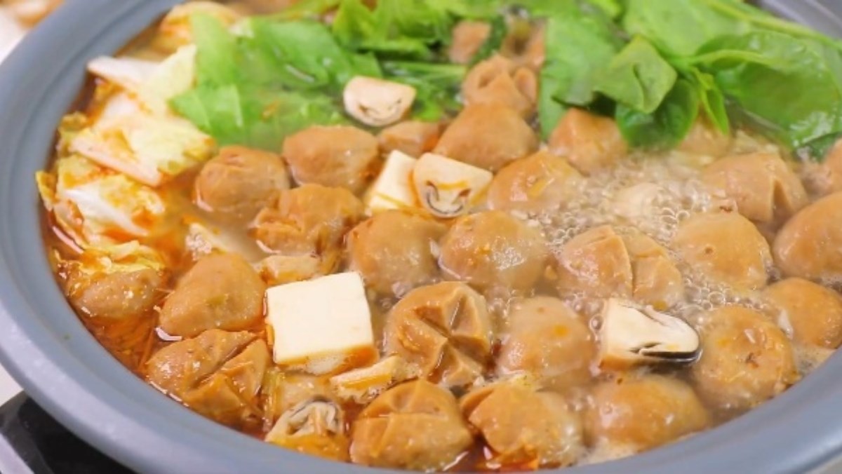 Lẩu bò viên sa tế