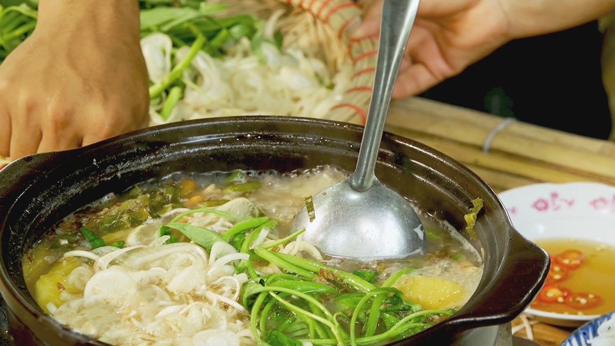 Lẩu ếch cơm mẻ