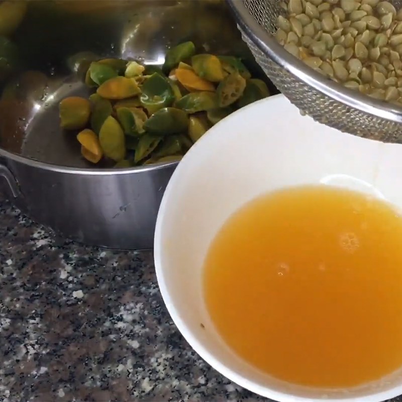 Bước 2 Lấy nước cốt quất Siro húng quất đường phèn