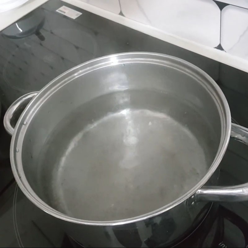 Bước 5 Luộc bánh Chè trôi nước cá chép