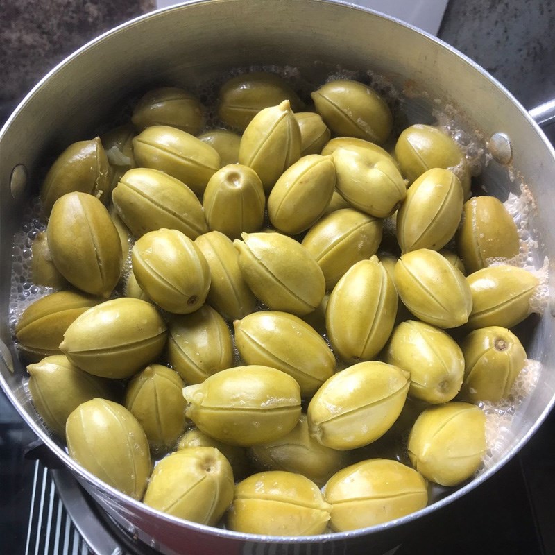 Bước 2 Luộc cà na Mứt cà na