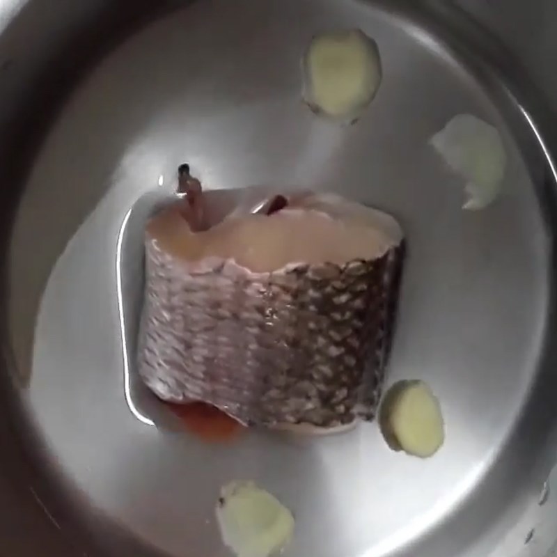 Bước 2 Luộc và làm nhuyễn thịt cá Cháo cá lóc rau ngót